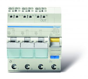 Der FI/LS-Schalter 3x1-polig+N verbindet drei einpolige Leitungsschutzschalter für drei 230 V-Wechselstromkreise mit einem FI-Schalter, der alle drei Stromkreise gleichzeitig sichert. (Bild: Hager Vertriebsgesellschaft mbH & Co. KG)