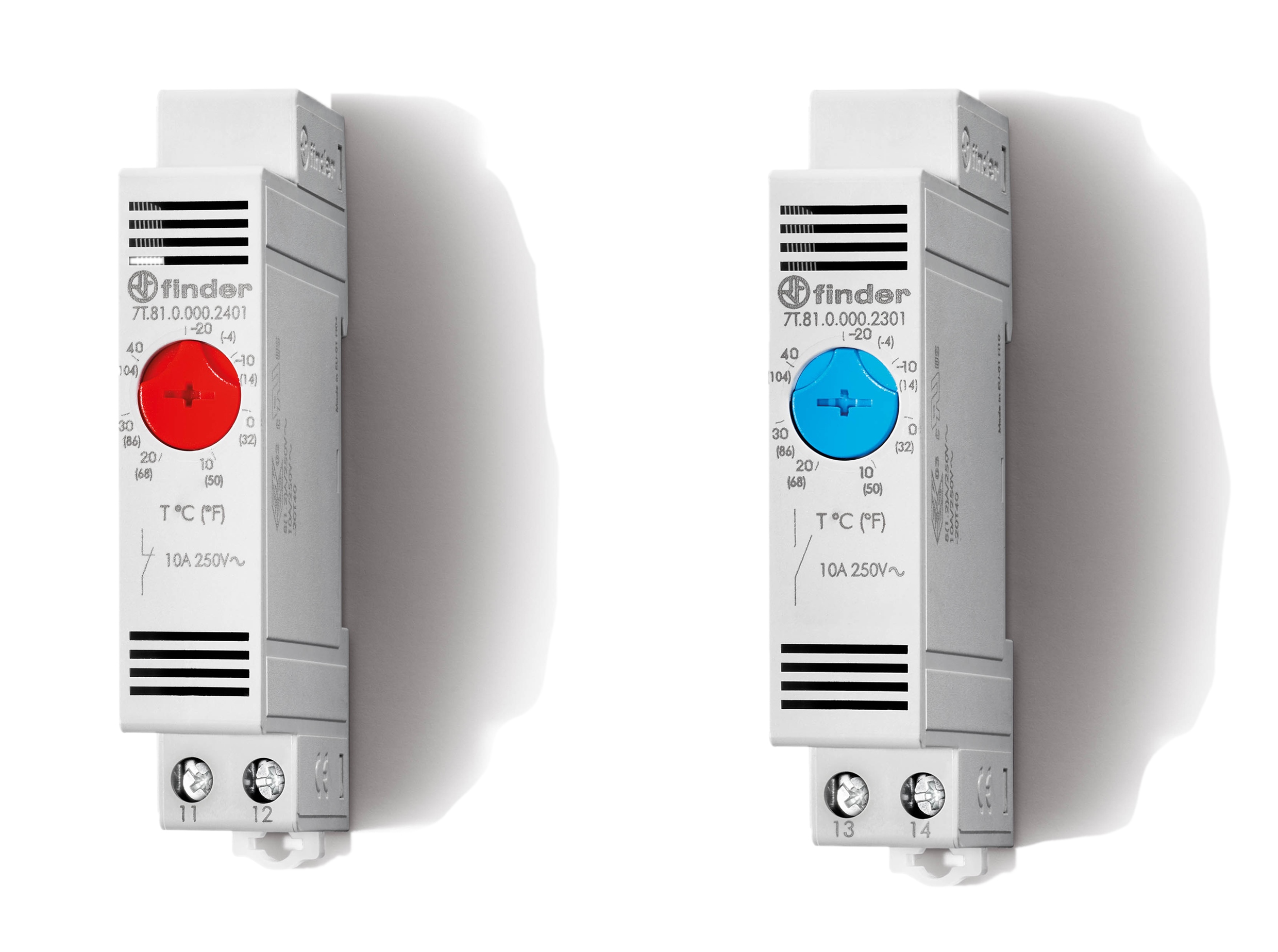 Die Thermostate der Serie 7T von Finder sorgen für eine genaue Temperaturüberwachung im Schaltschrank. Sie verhindern Kondensation und Überhitzung zuverlässig (Heizungsthermostat links und Lüftungsthermostat rechts im Bild). (Bild: Finder GmbH)