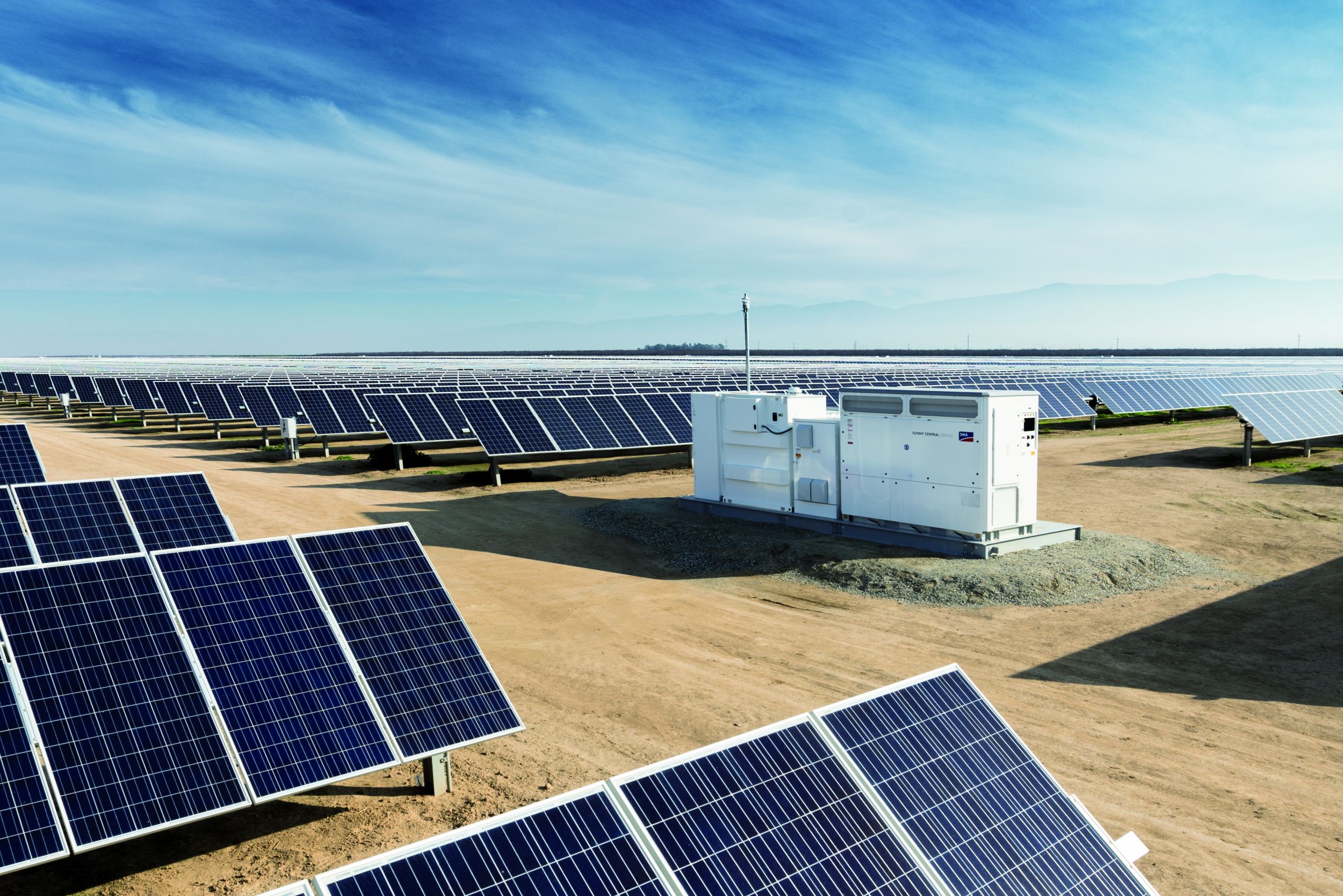 In diesem 280 MW-Solarkraftwerk in Kalifornien sind 127 SMA-Zentral-Wechselrichter Sunny Central 2200-US im Einsatz. (Bild: SMA Solar Technology AG)